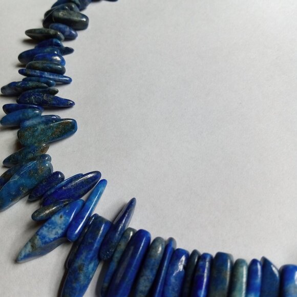 Beautiful Lapis Necklace- Lazuli Blue Chipped Beaded Thin Stone Point Choker - Picture 7 of 7
